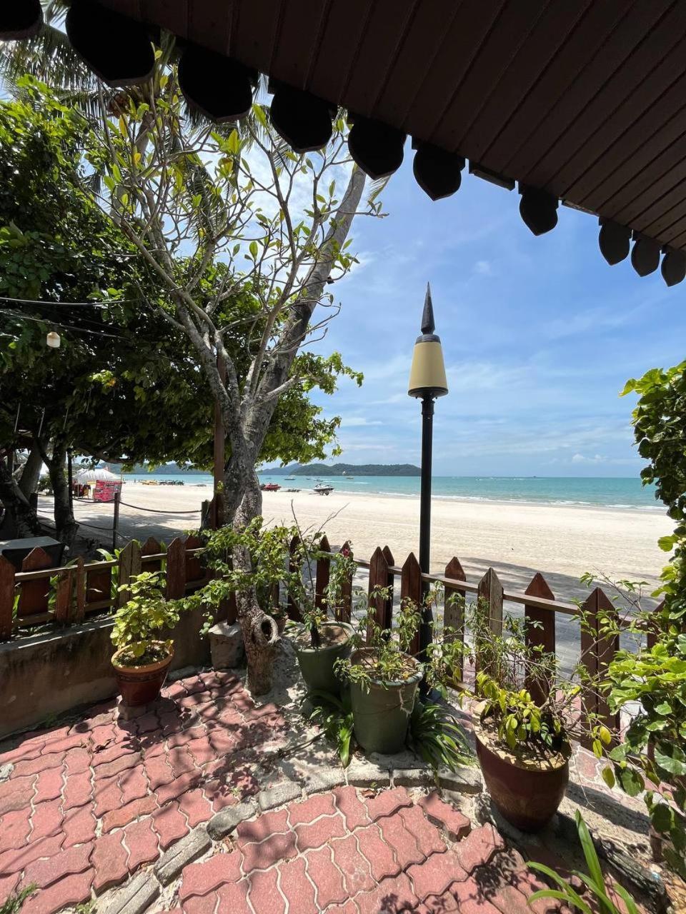 Sandy Beach Resort By Casa Loma Pantai Cenang  Exterior photo